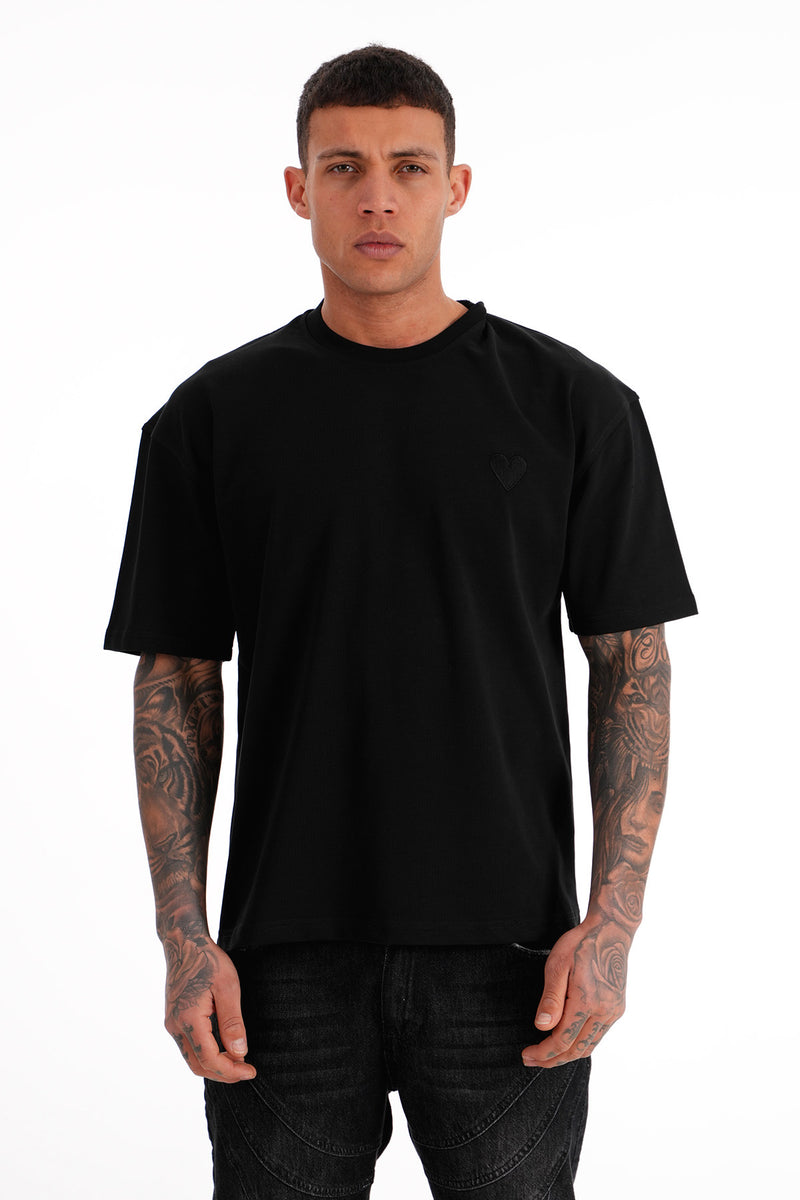 TEE SHIRT COEUR BRODÉ BLACK